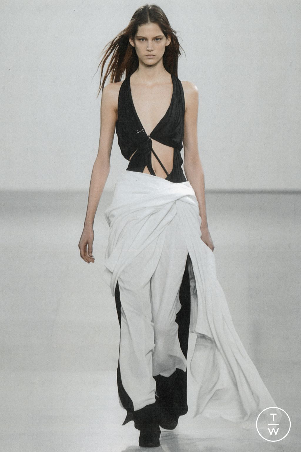 Fashion Week Paris Spring/Summer 2024 look 3 from the Heliot Emil collection womenswear