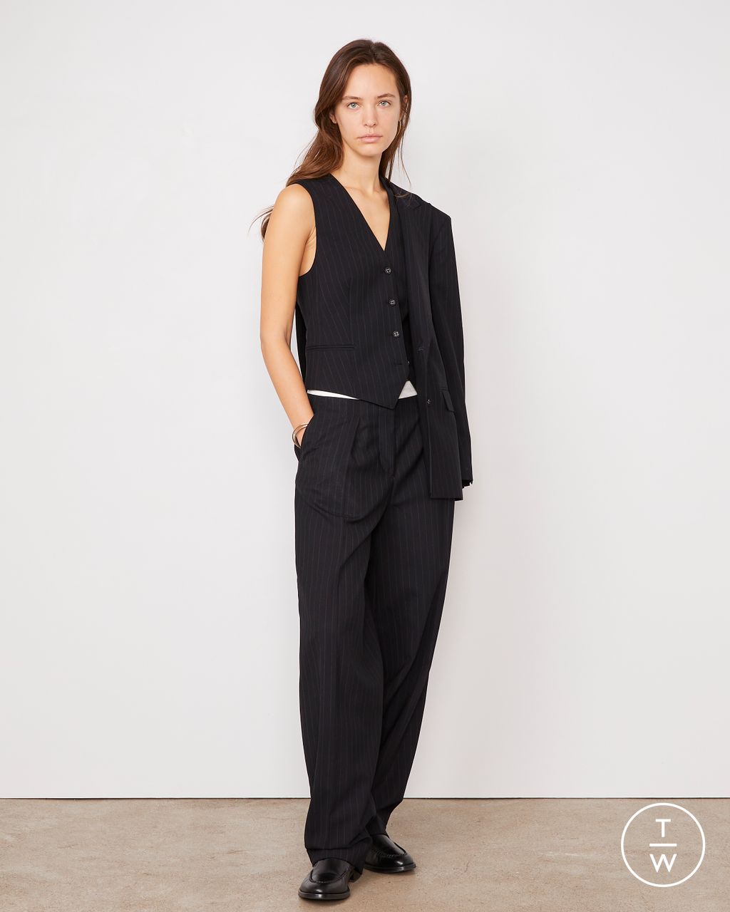 Fashion Week Paris Pre-Fall 2026 look 3 from the Officine Générale collection womenswear