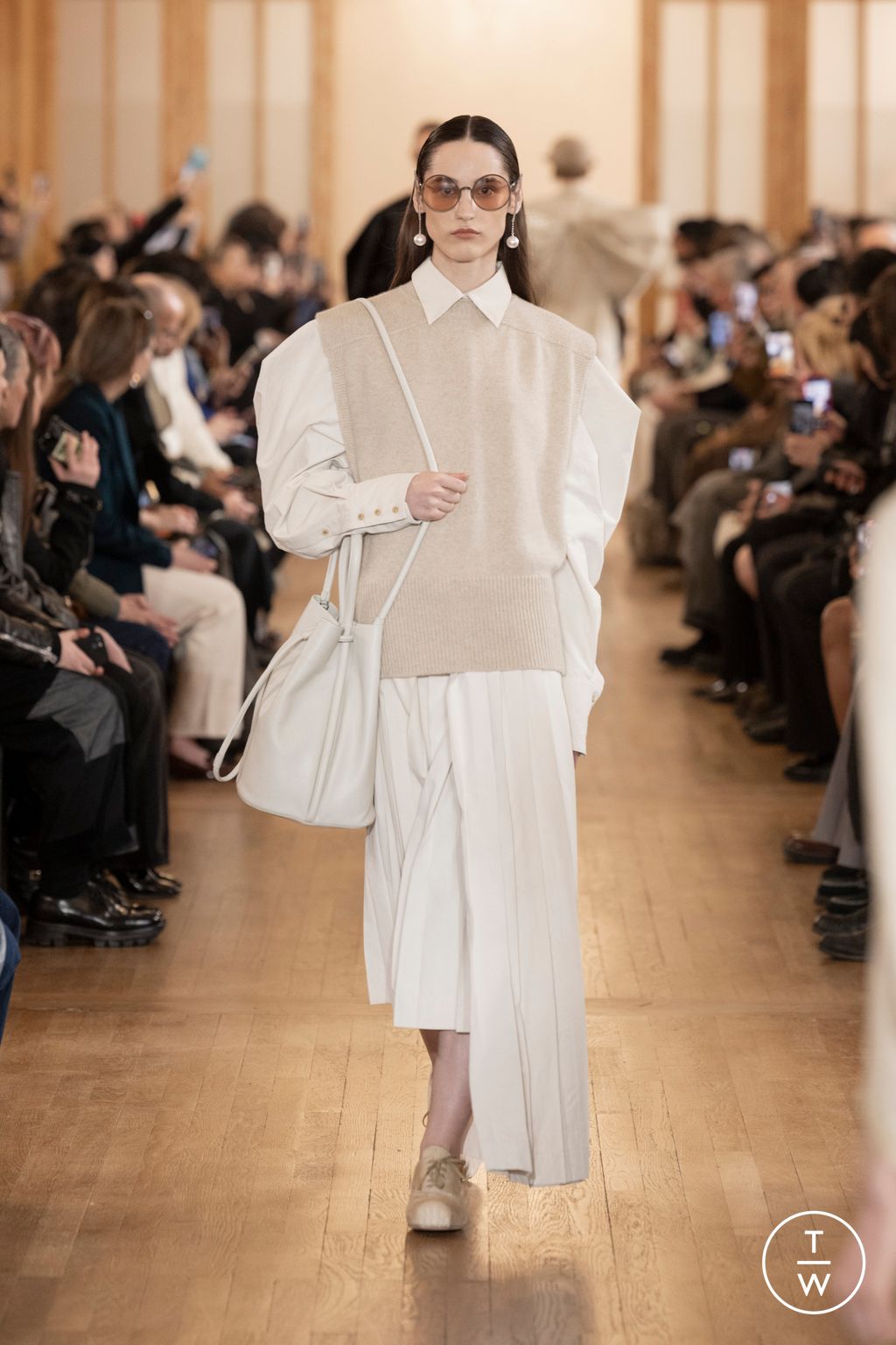 Fashion Week Paris Fall/Winter 2026 look 3 from the Uma Wang collection 女装