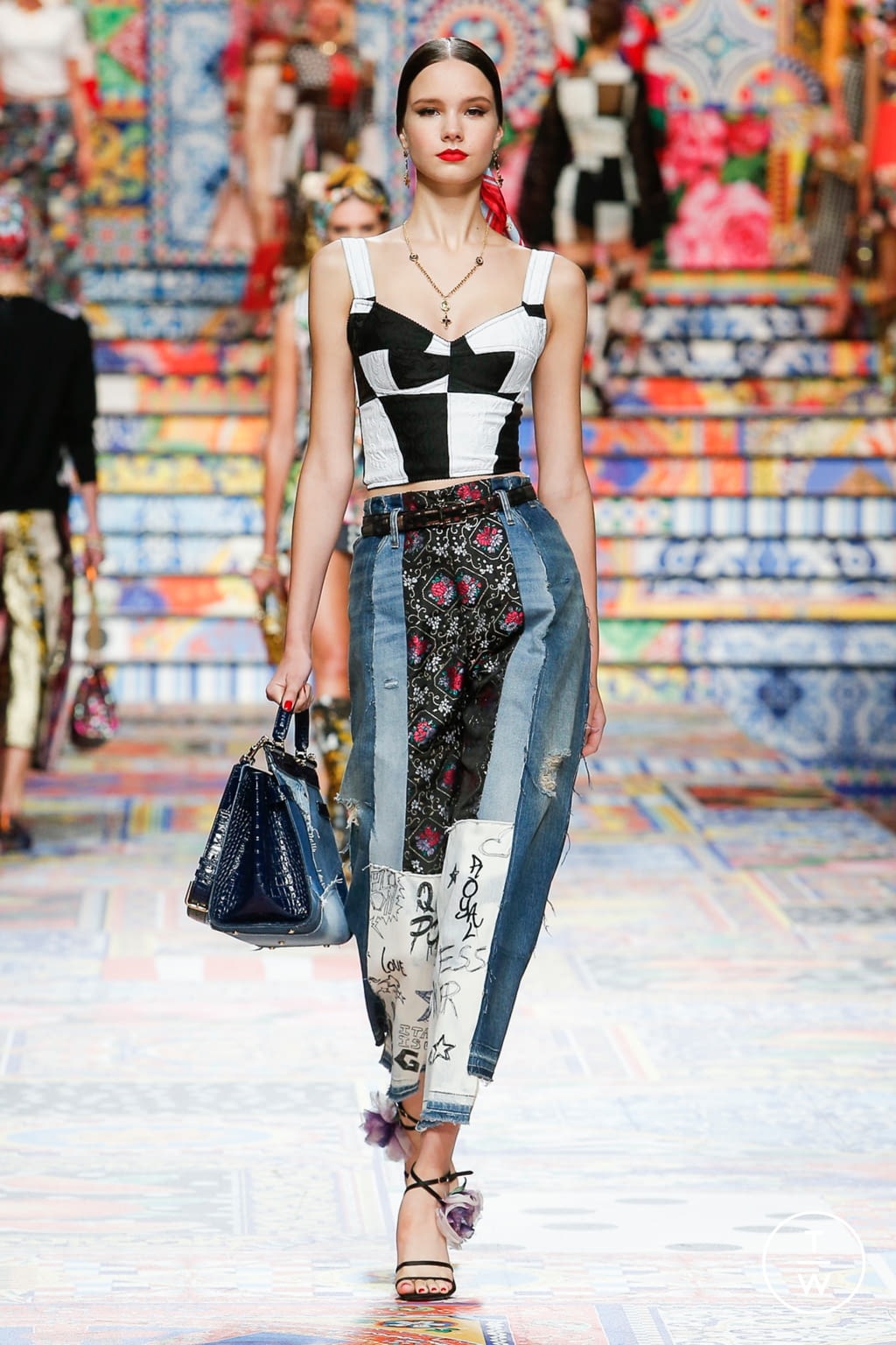 Fashion Week Milan Spring/Summer 2021 look 30 from the Dolce & Gabbana collection womenswear