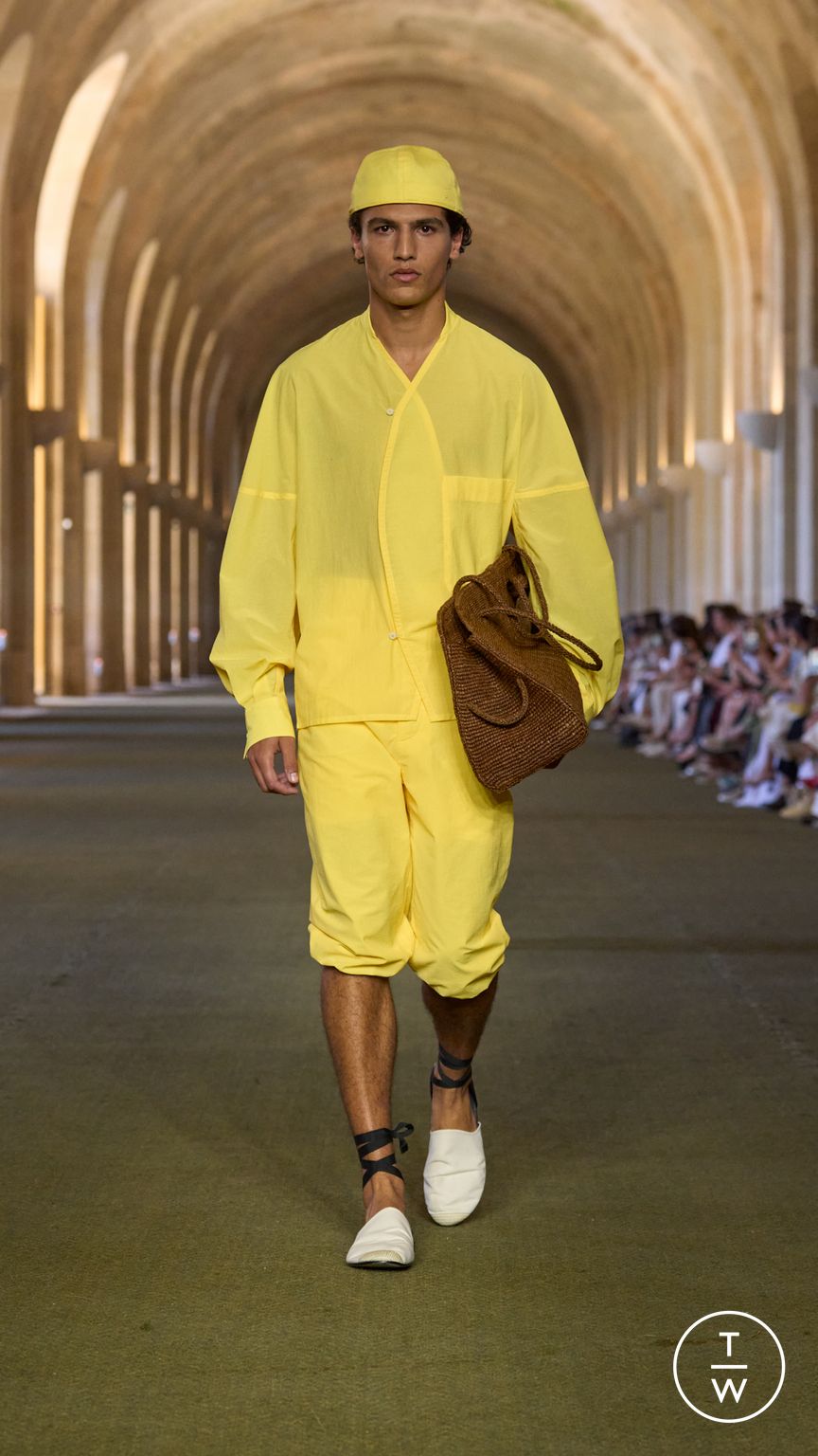 Fashion Week Paris Spring/Summer 2026 look 30 from the Jacquemus collection menswear