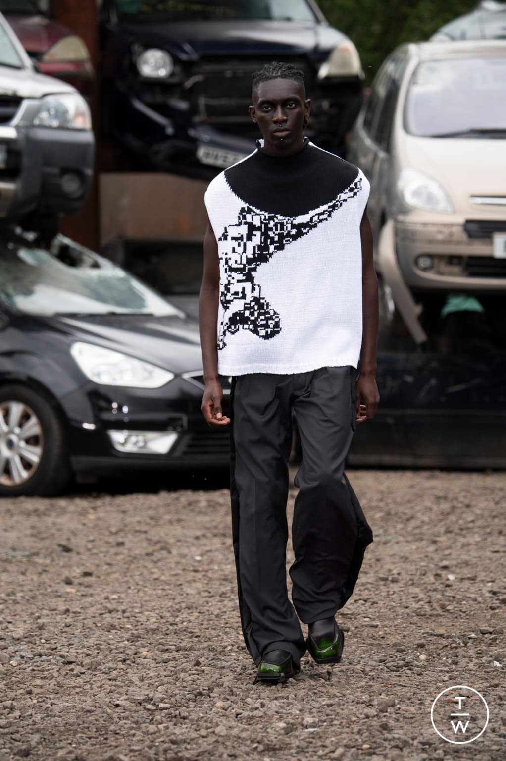 Fashion Week London Spring/Summer 2022 look 30 from the Jordanluca collection 男装