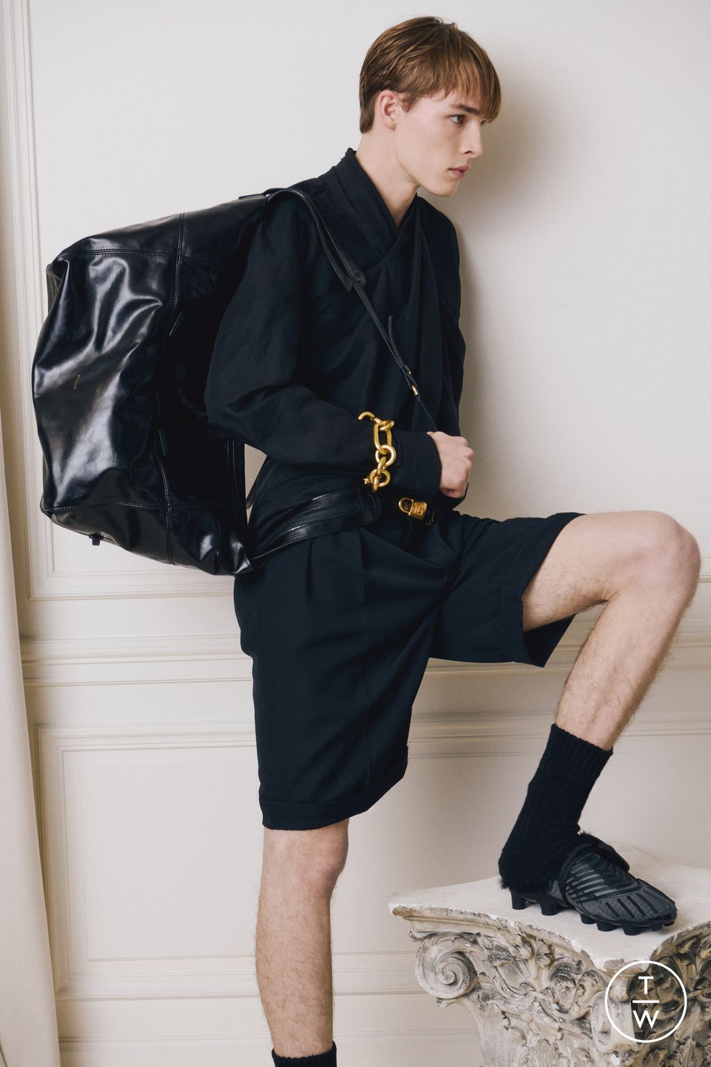 Fashion Week Paris Pre-Fall 2025 look 30 from the Balmain collection menswear