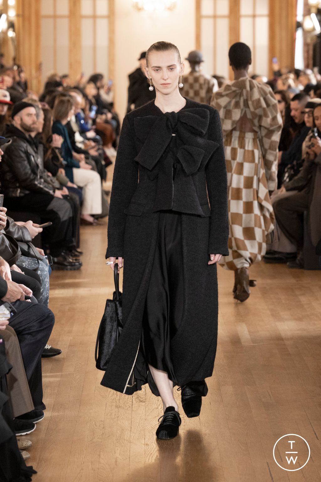 Fashion Week Paris Fall/Winter 2026 look 31 from the Uma Wang collection 女装