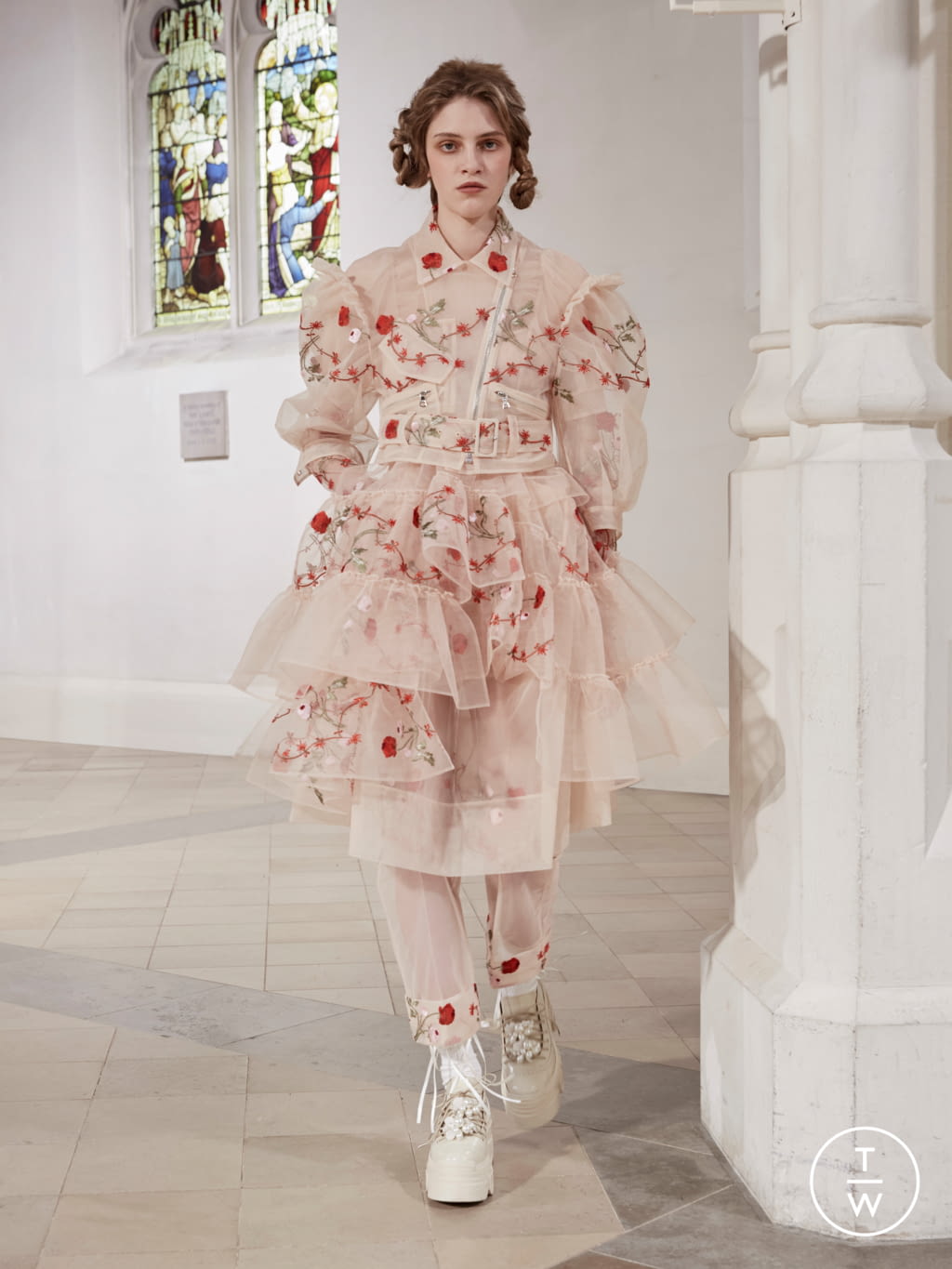 Fashion Week London Fall/Winter 2021 look 31 from the Simone Rocha collection 女装