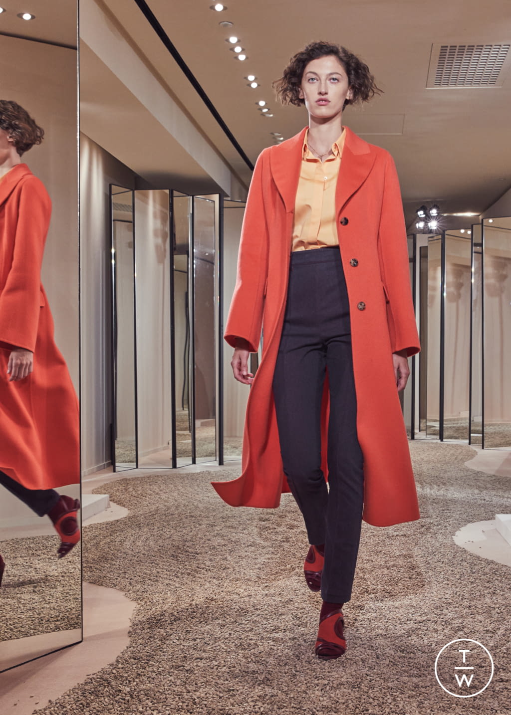Fashion Week Paris Resort 2018 look 31 from the Hermès collection womenswear