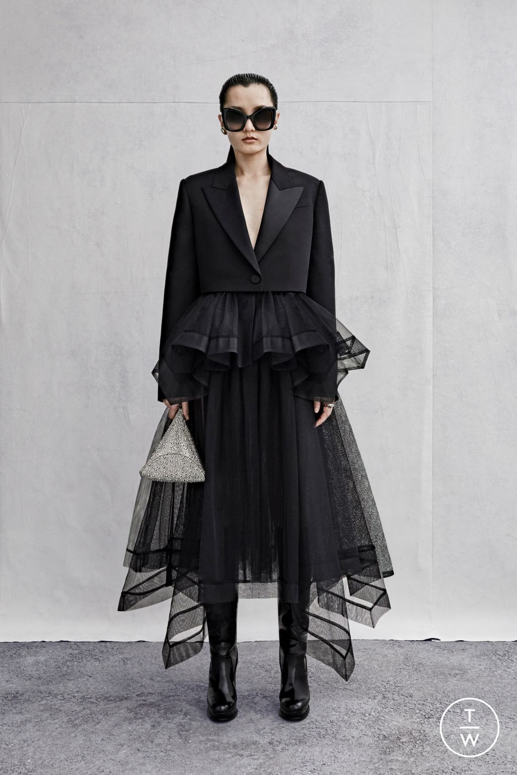 Fashion Week London Resort 2023 look 31 from the Alexander McQueen collection 女装