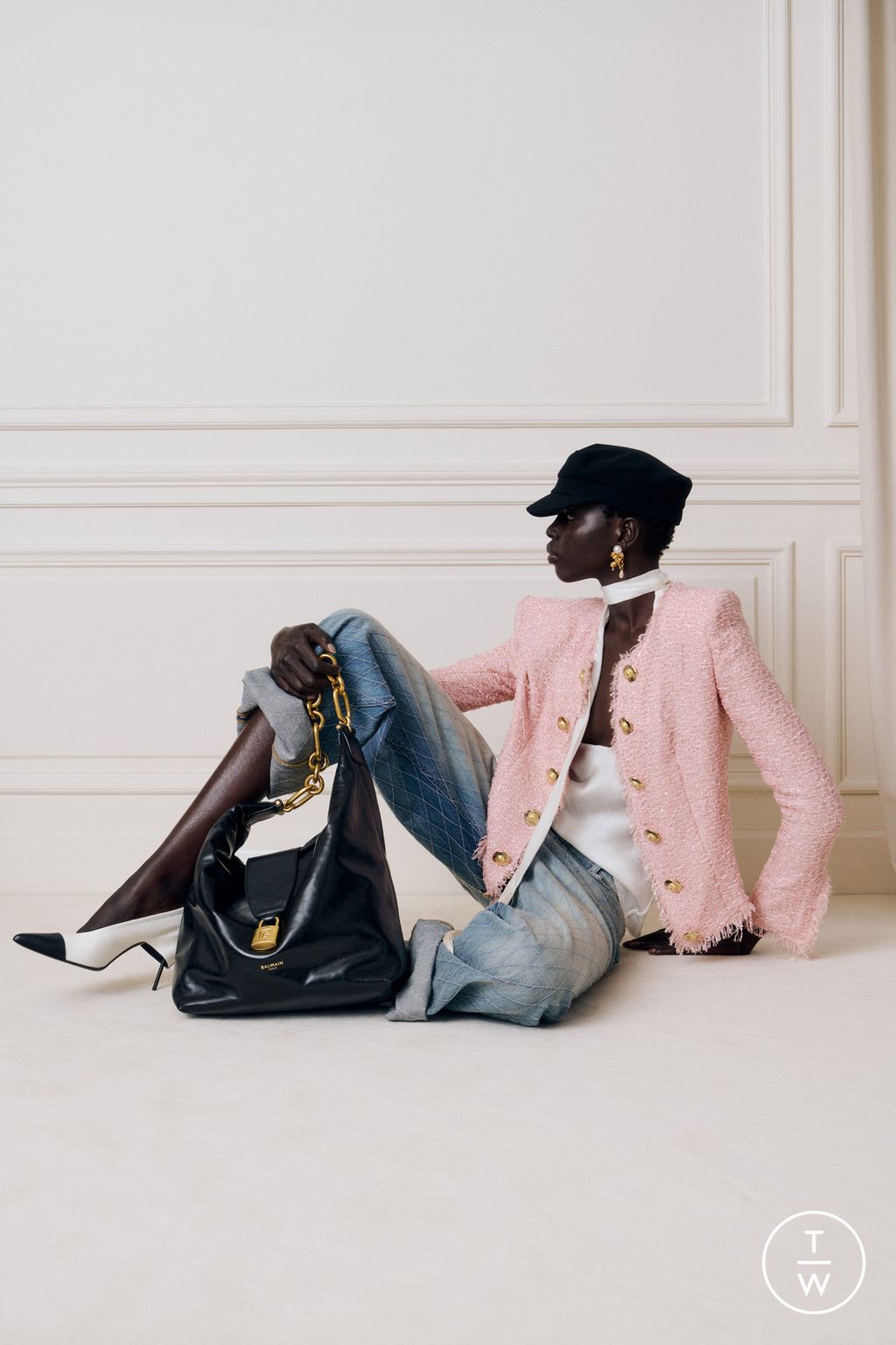 Fashion Week Paris Pre-Fall 2025 look 27 from the Balmain collection 女装