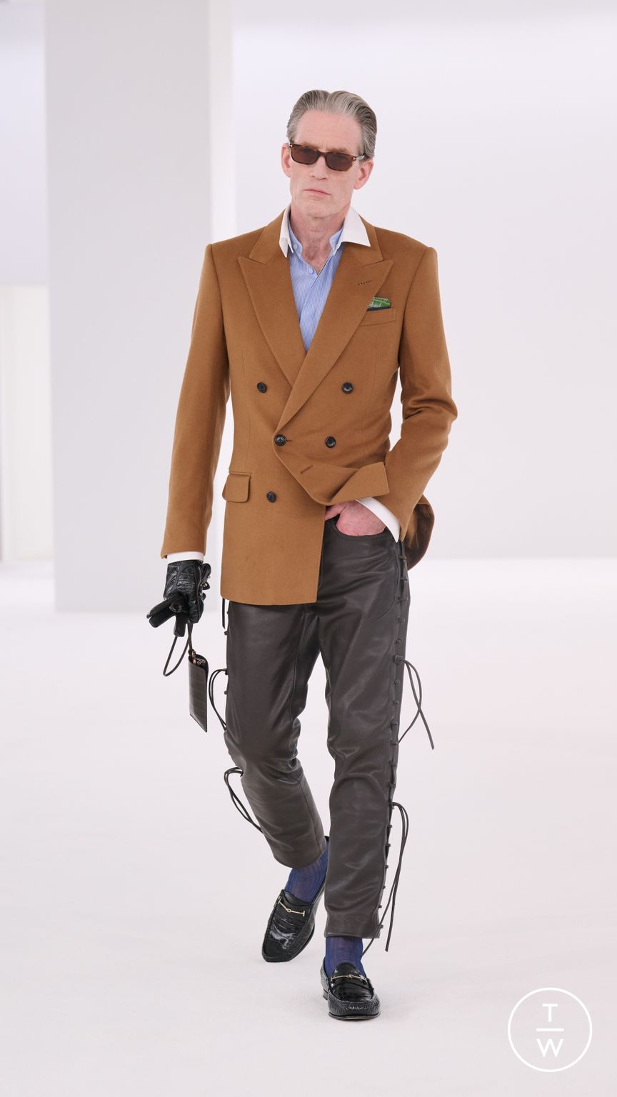 Fashion Week Paris Fall/Winter 2026 look 30 from the Tom Ford collection womenswear