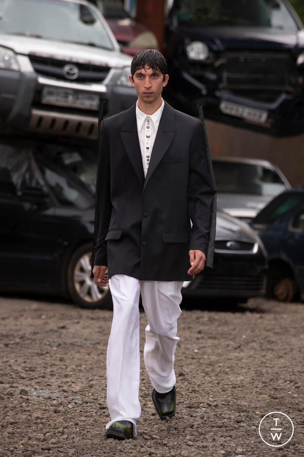 Fashion Week London Spring/Summer 2022 look 32 from the Jordanluca collection menswear