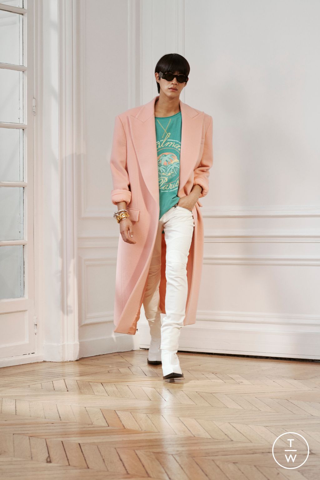 Fashion Week Paris Pre-Fall 2024 look 32 from the Balmain collection menswear
