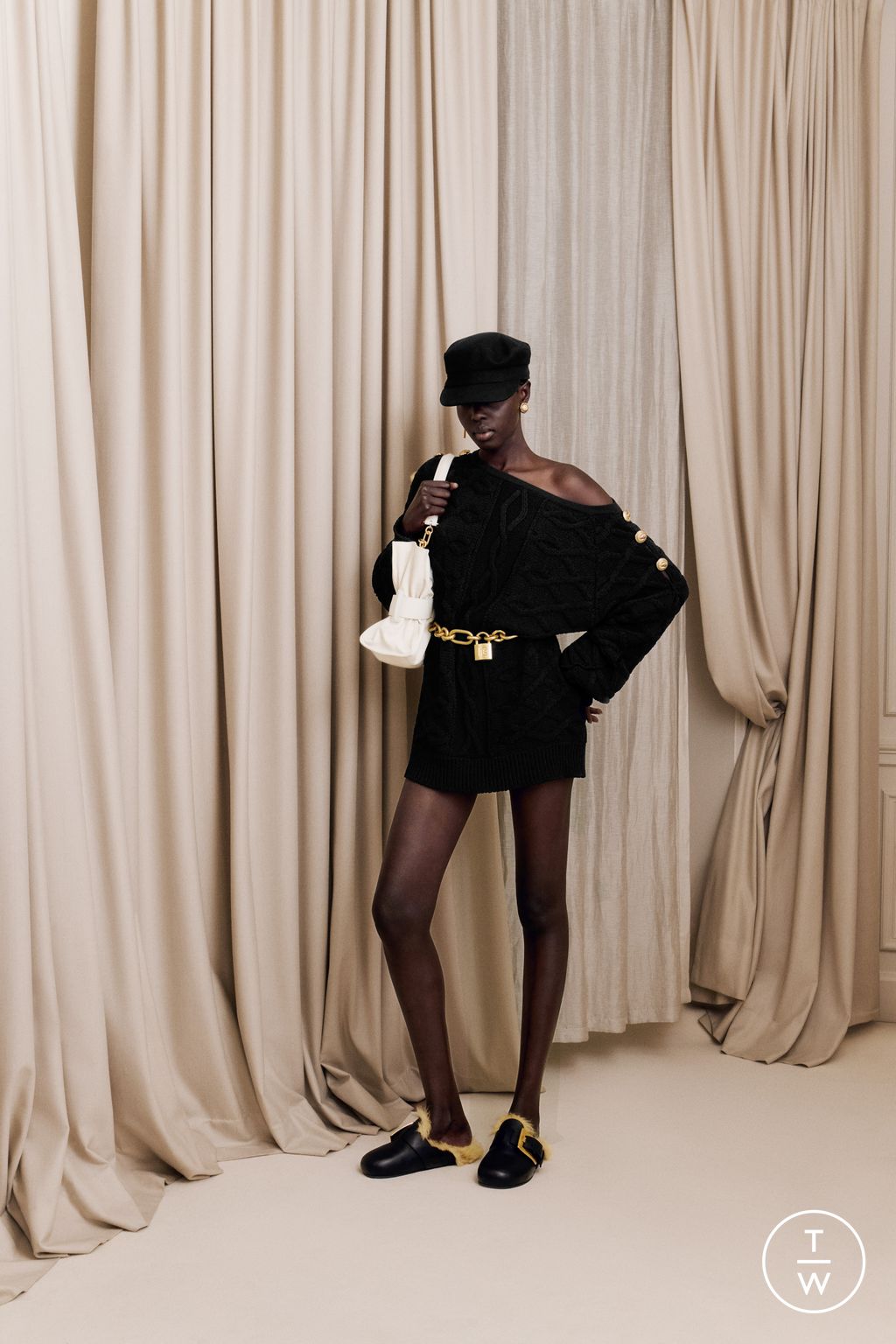 Fashion Week Paris Pre-Fall 2025 look 28 from the Balmain collection womenswear