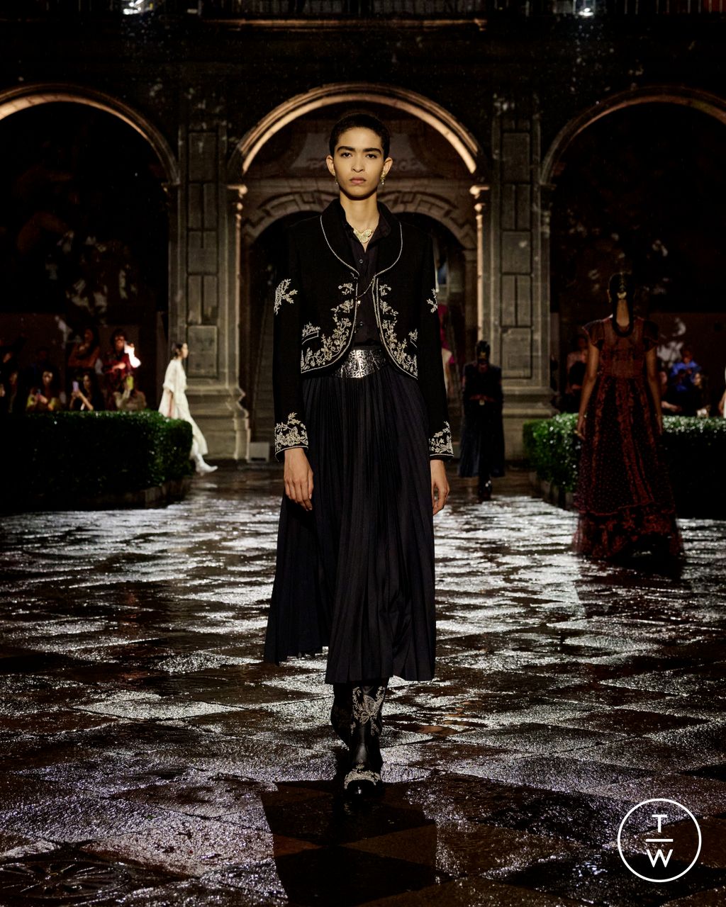 Fashion Week Paris Resort 2024 look 33 from the Christian Dior collection womenswear