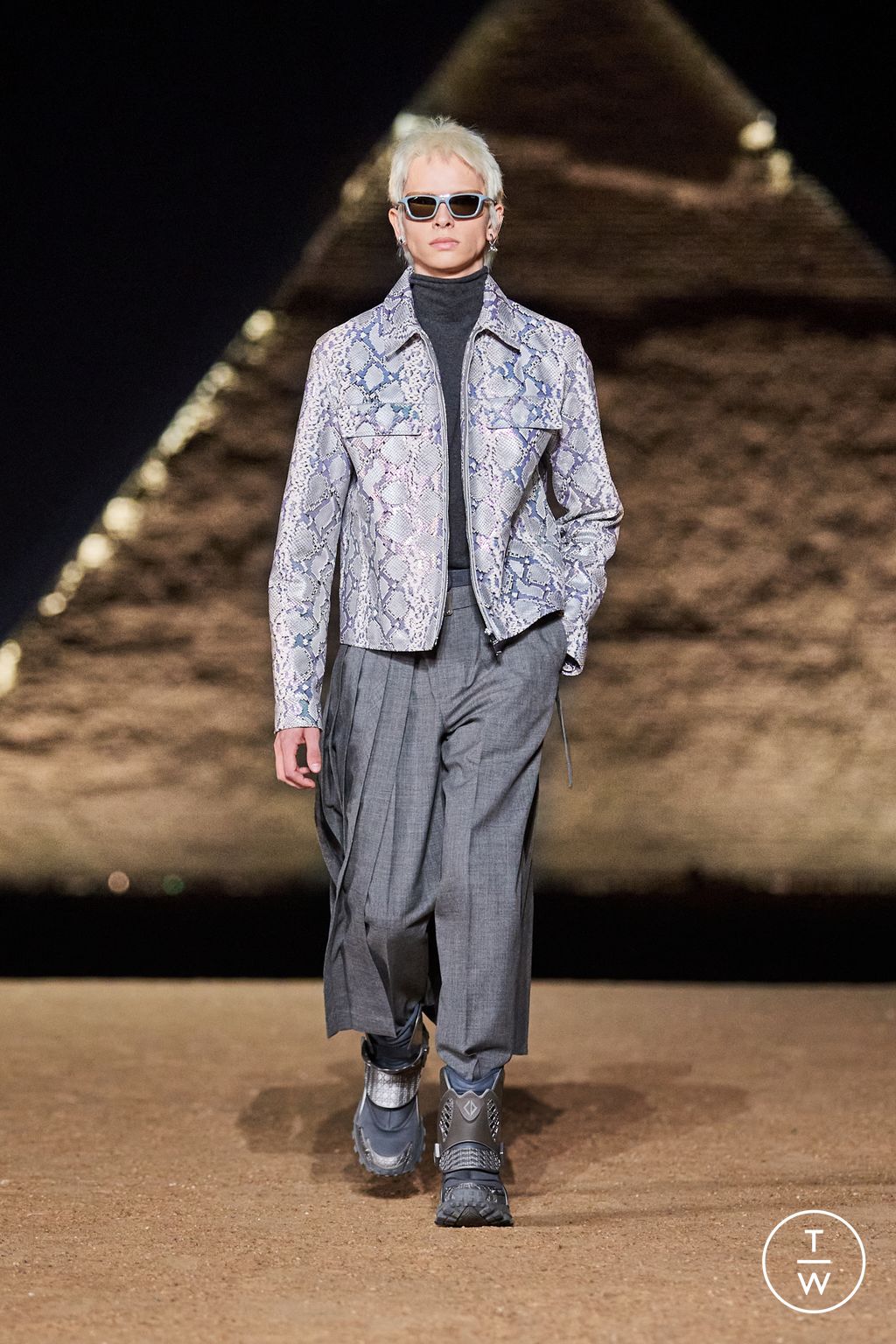 Fashion Week Paris Pre-Fall 2023 look 33 from the Dior Men collection 男装