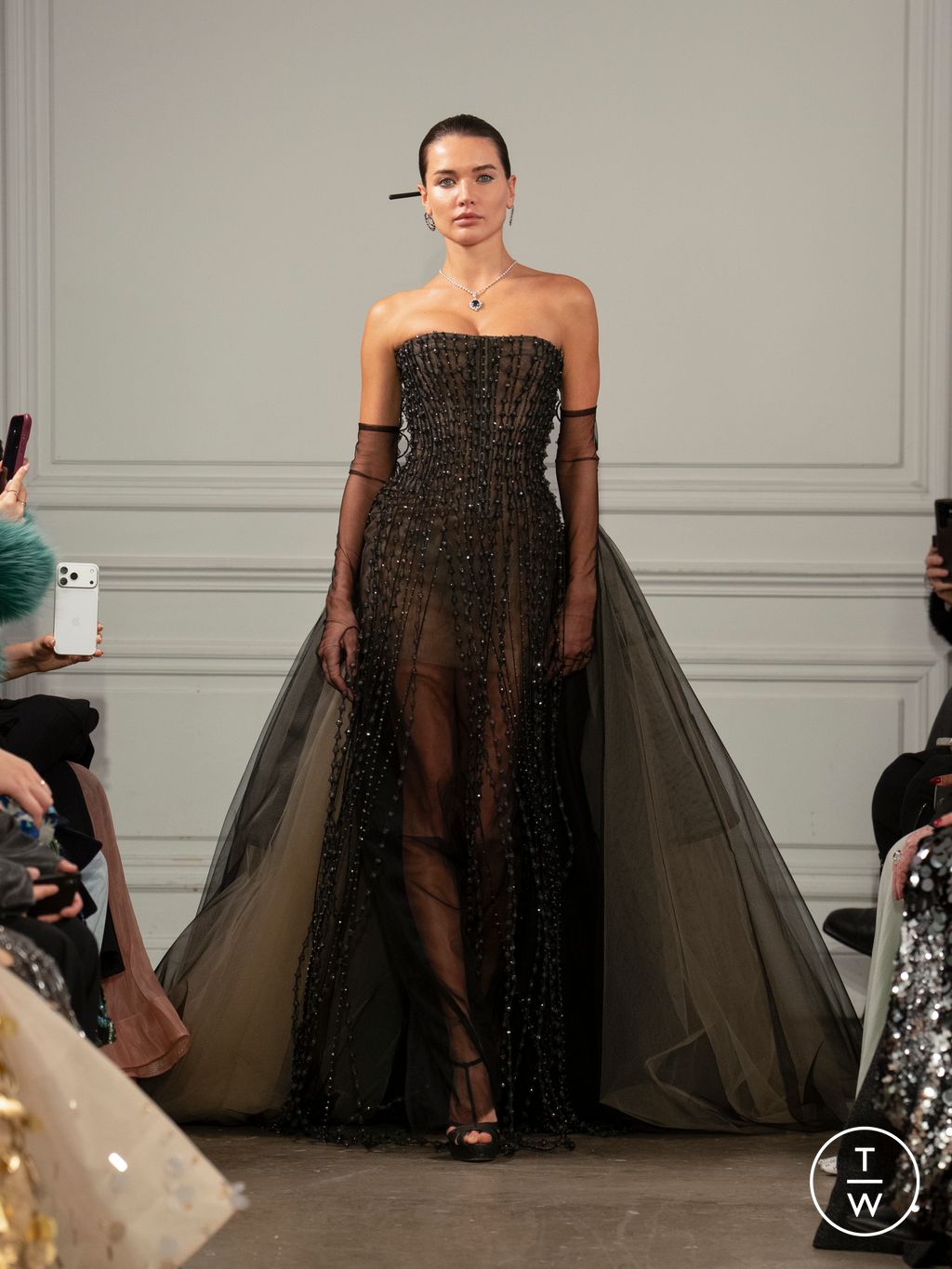 Fashion Week Paris Spring/Summer 2026 look 33 from the Phan Huy collection 高级定制