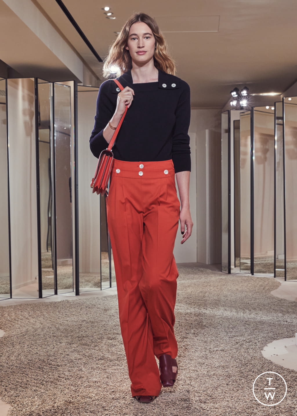 Fashion Week Paris Resort 2018 look 33 from the Hermès collection womenswear
