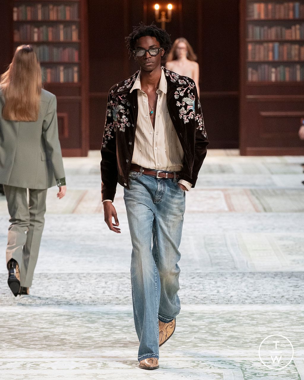 Fashion Week Paris Fall/Winter 2026 look 33 from the Amiri collection menswear