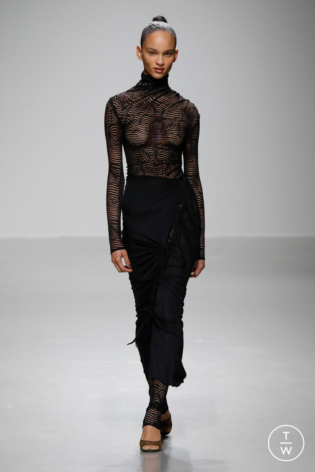 Fashion Week Paris Spring/Summer 2024 look 33 from the Atlein collection womenswear
