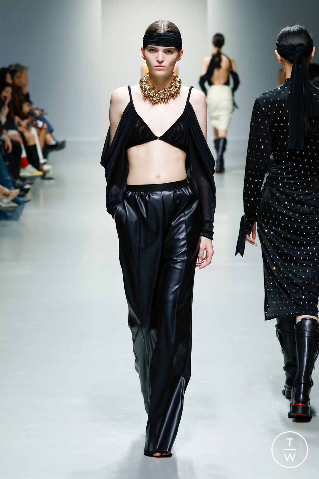 Fashion Week Paris Spring/Summer 2025 look 33 from the Atlein collection womenswear