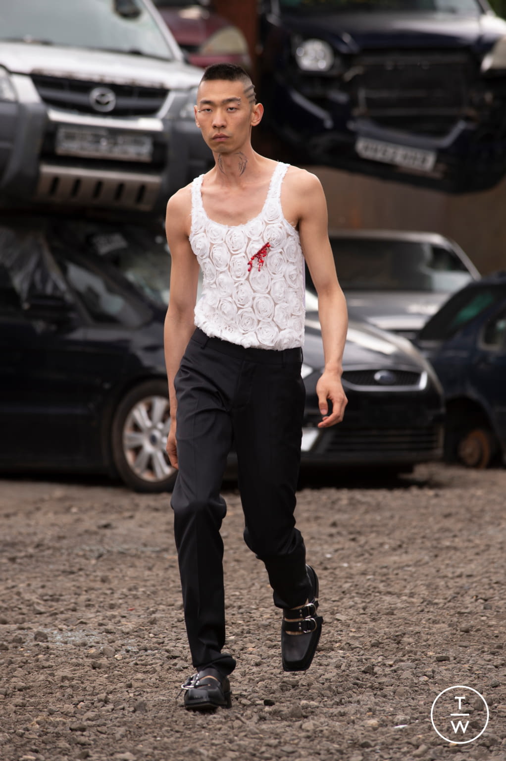 Fashion Week London Spring/Summer 2022 look 34 from the Jordanluca collection menswear