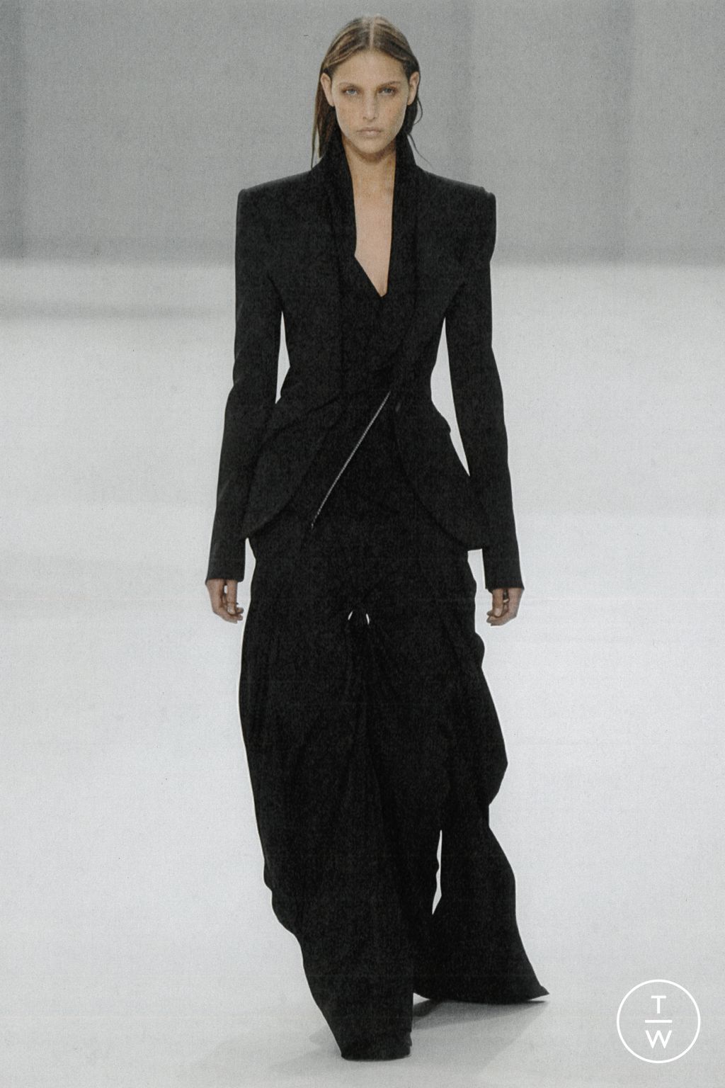 Fashion Week Paris Spring/Summer 2024 look 34 from the Heliot Emil collection womenswear