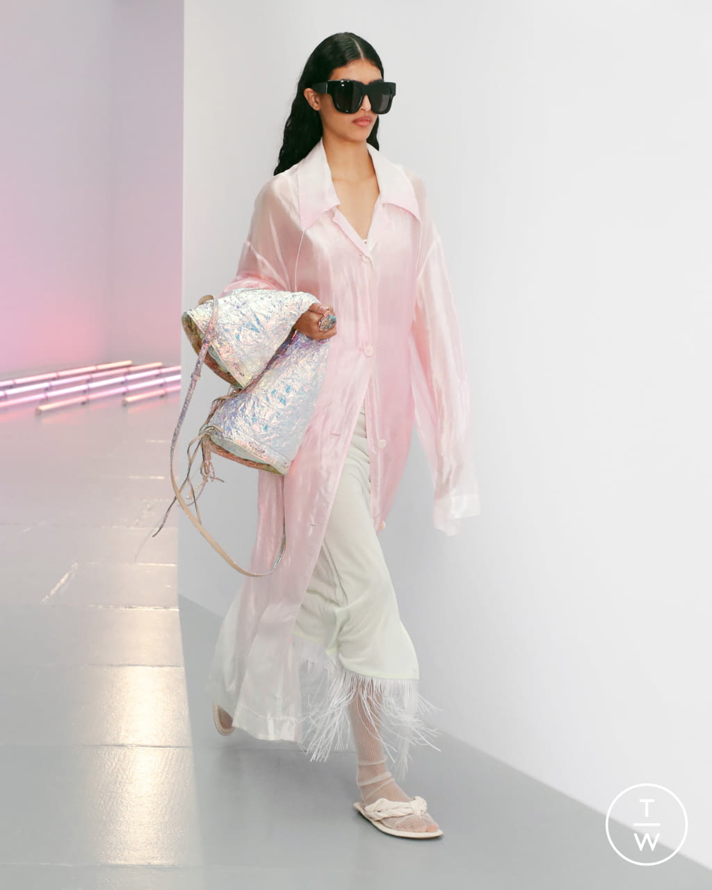 Fashion Week Paris Spring/Summer 2021 look 34 from the Acne Studios collection womenswear