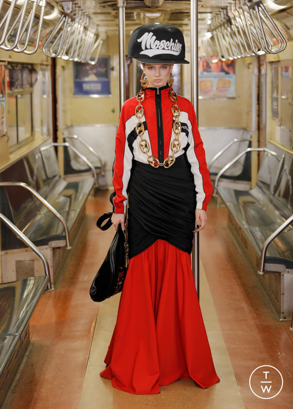Fashion Week Milan Pre-Fall 2020 look 35 de la collection Moschino womenswear