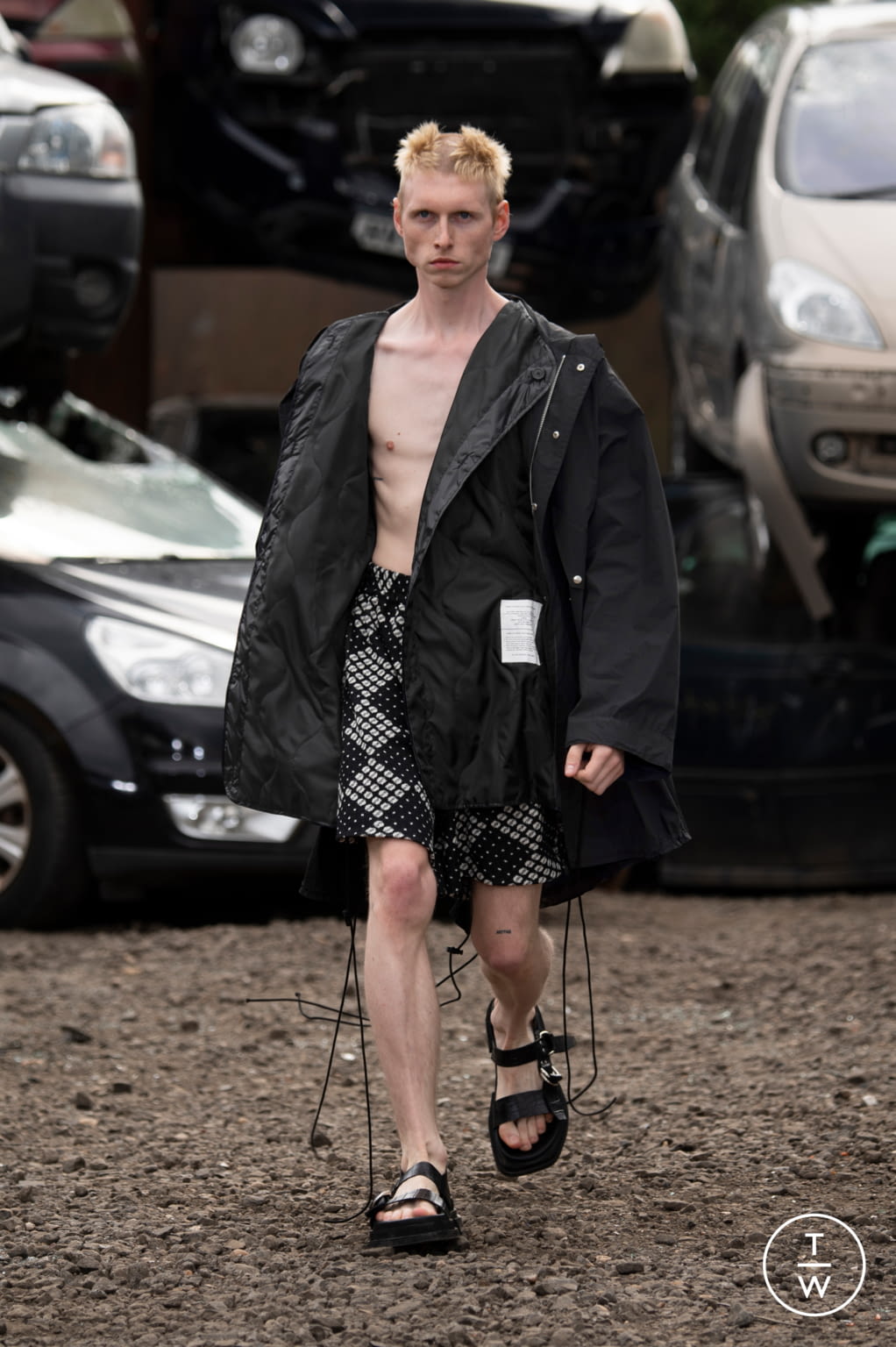Fashion Week London Spring/Summer 2022 look 35 from the Jordanluca collection menswear