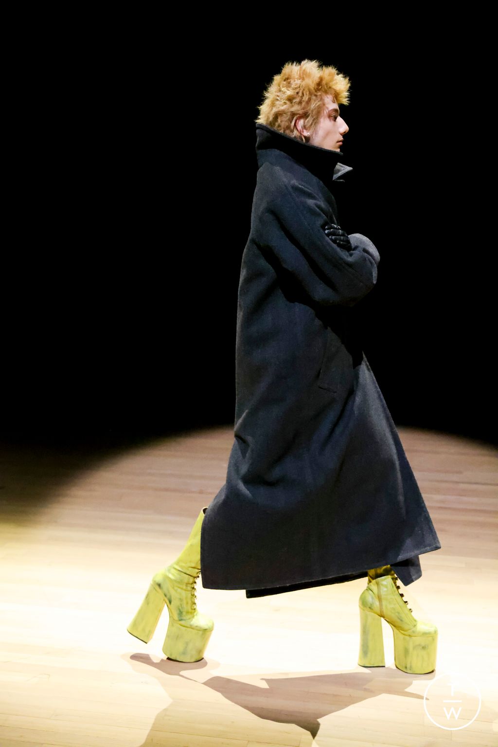 Fashion Week New York Spring/Summer 2023 look 35 from the Marc Jacobs collection womenswear