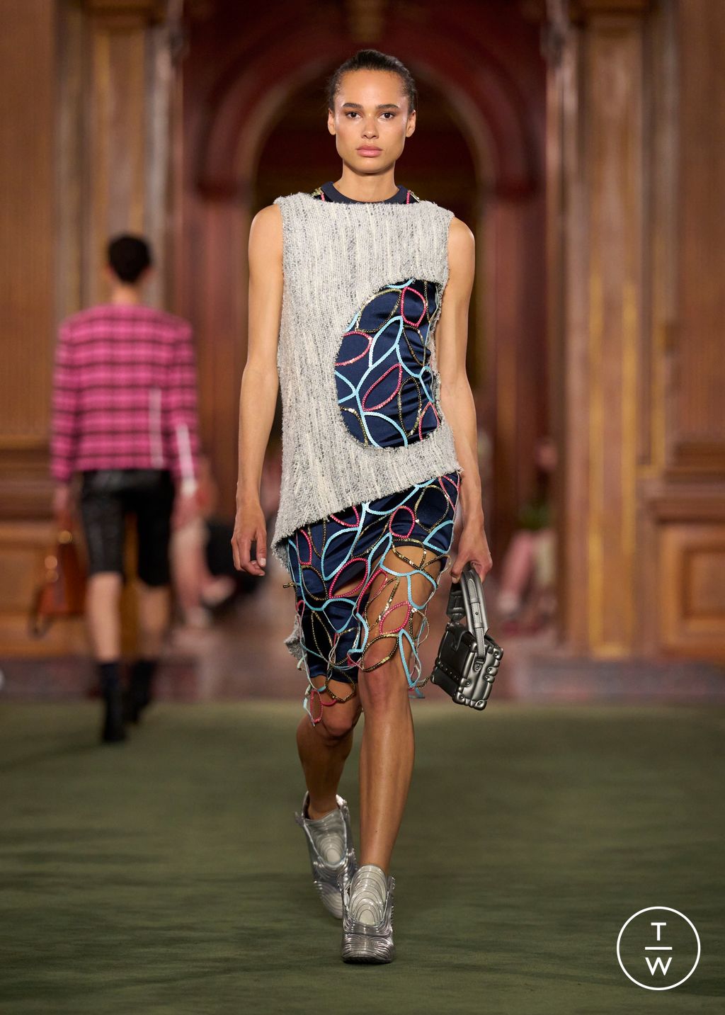 Fashion Week Paris Resort 2027 look 35 from the Louis Vuitton collection 女装