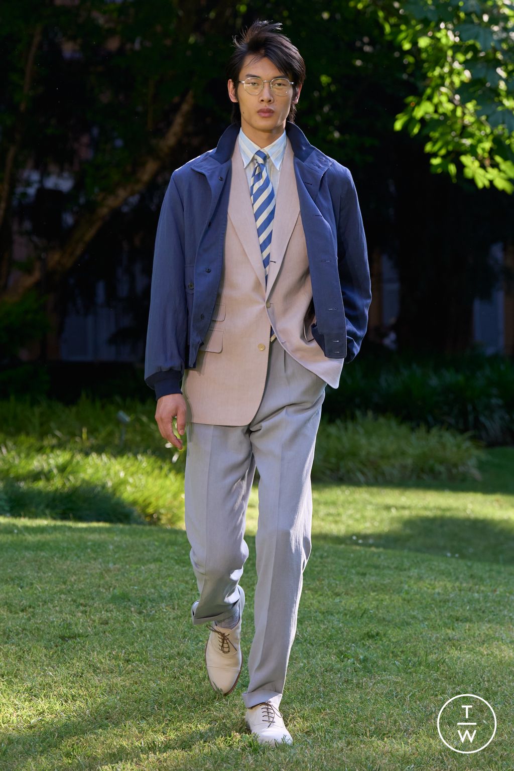 Fashion Week Milan Spring/Summer 2026 look 35 from the Dunhill collection menswear