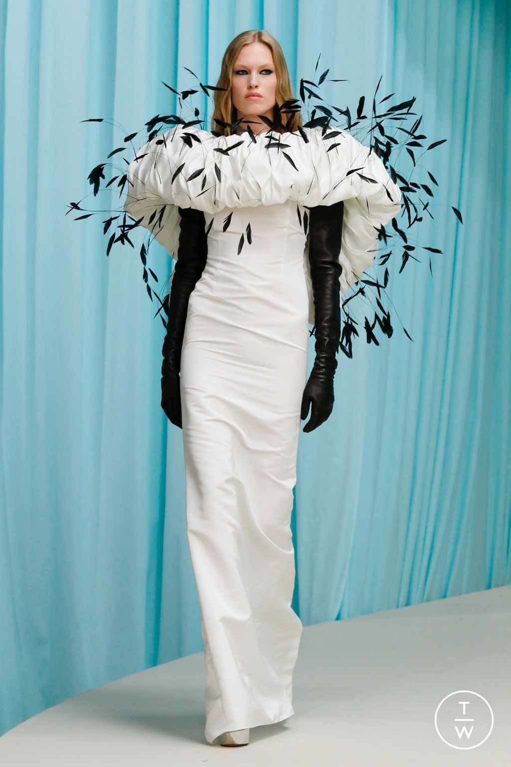 Fashion Week Paris Spring/Summer 2024 look 35 from the Nina Ricci collection womenswear