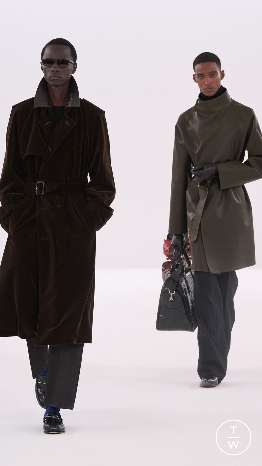 Fashion Week Paris Fall/Winter 2026 look 33 from the Tom Ford collection womenswear