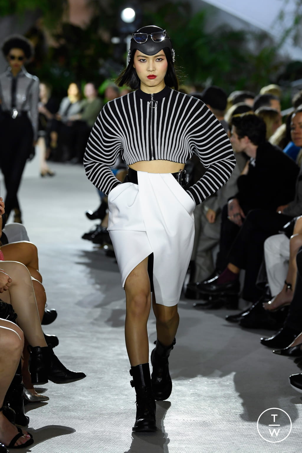 Fashion Week Paris Resort 2020 look 35 de la collection Louis Vuitton womenswear