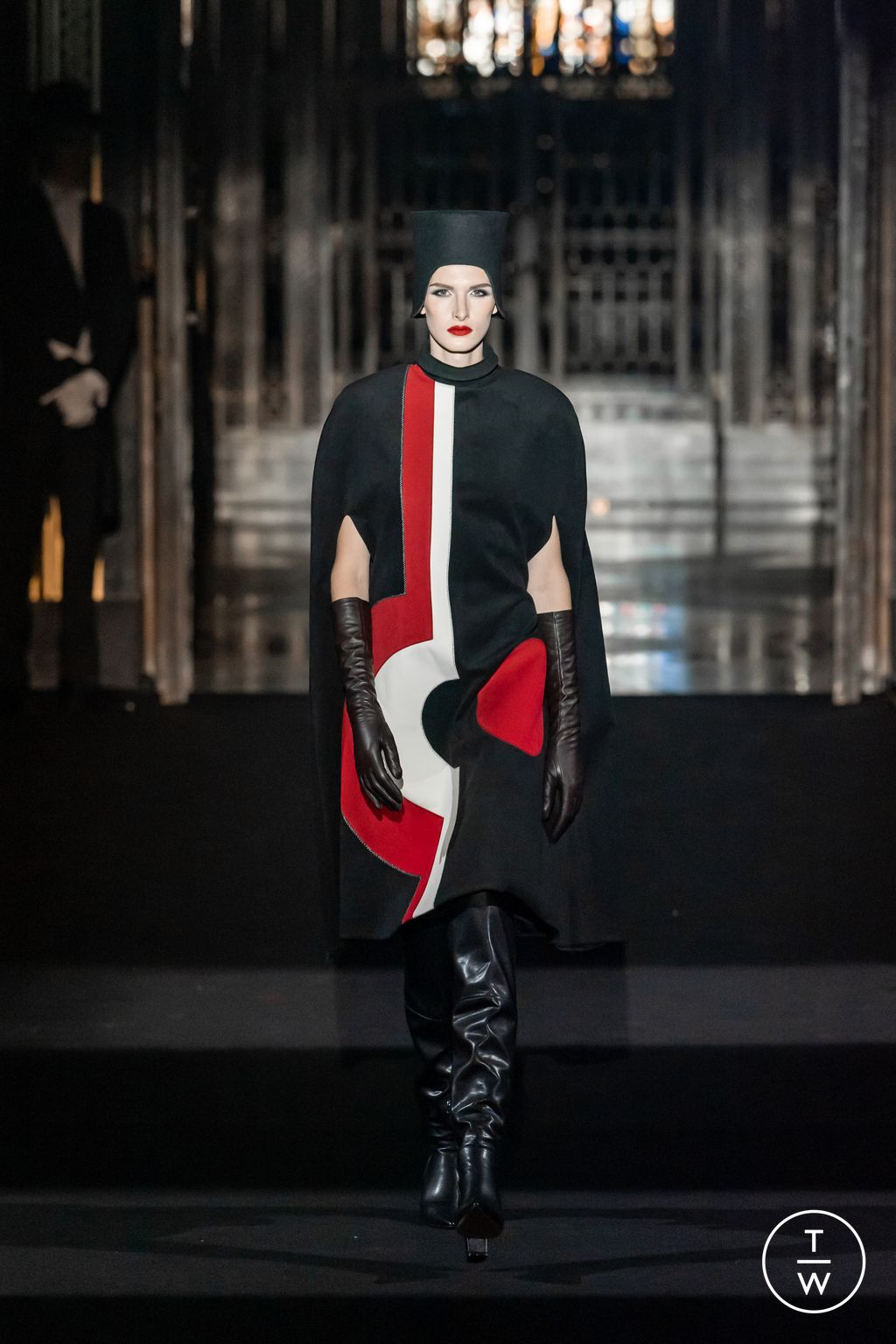 Fashion Week London Spring/Summer 2026 look 34 from the Hu Bing Selects collection 女装