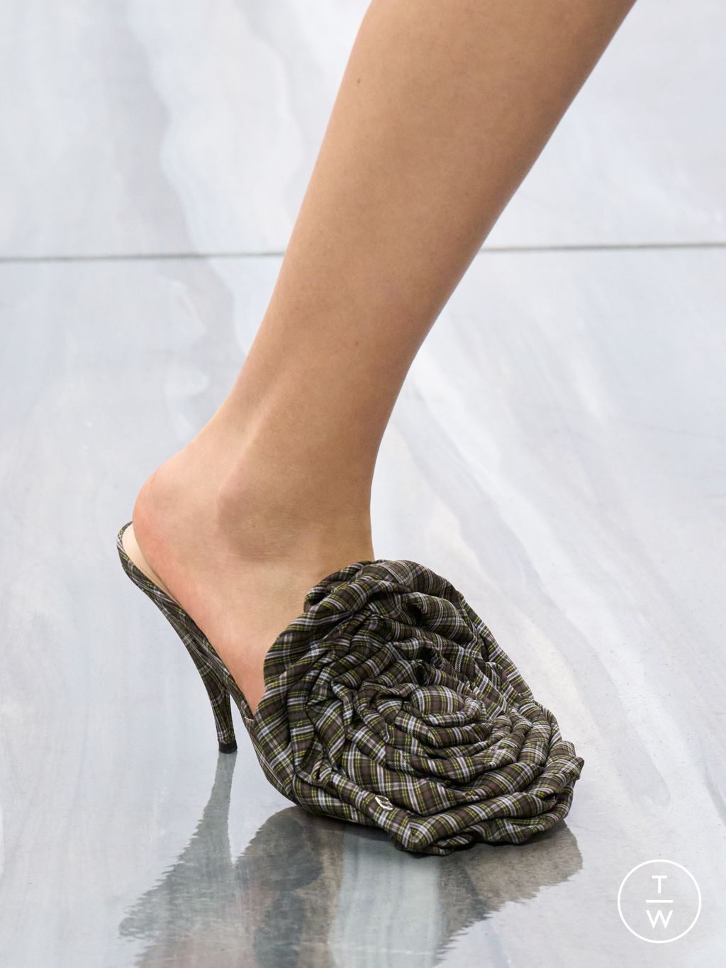 Fashion Week Paris Spring/Summer 2026 look 35 from the Dior collection womenswear accessories