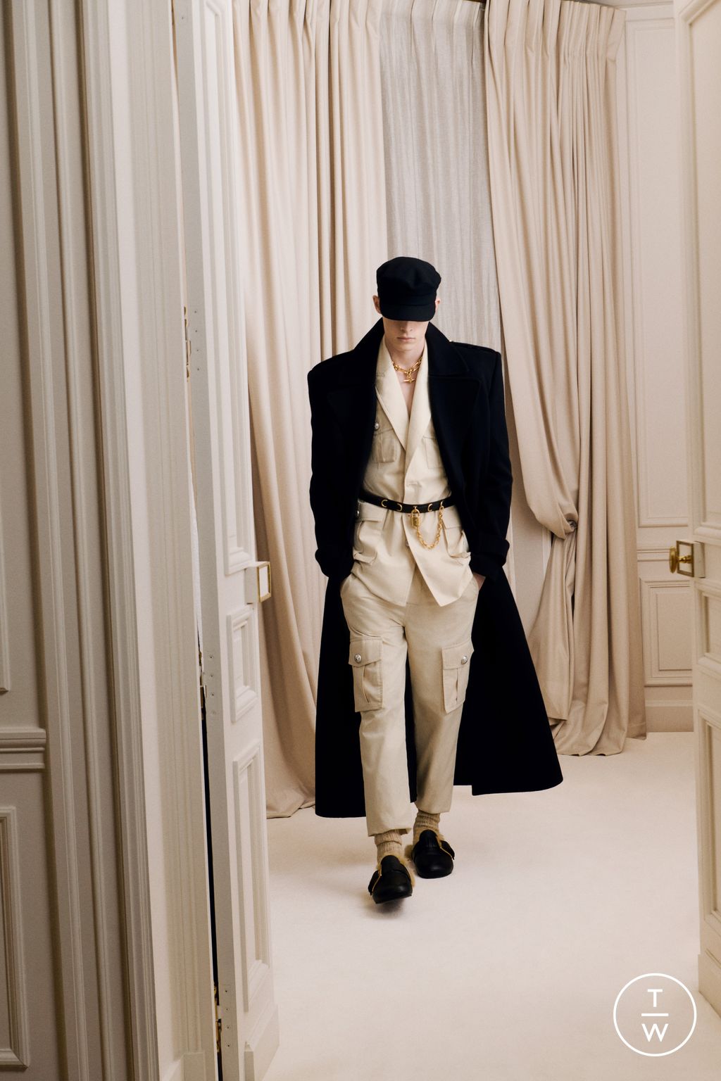 Fashion Week Paris Pre-Fall 2025 look 35 de la collection Balmain menswear