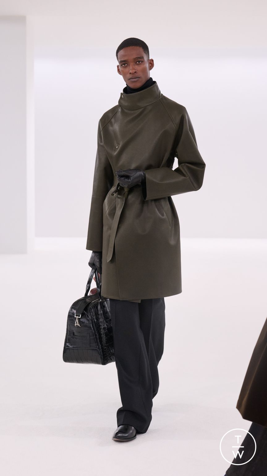 Fashion Week Paris Fall/Winter 2026 look 34 de la collection Tom Ford womenswear