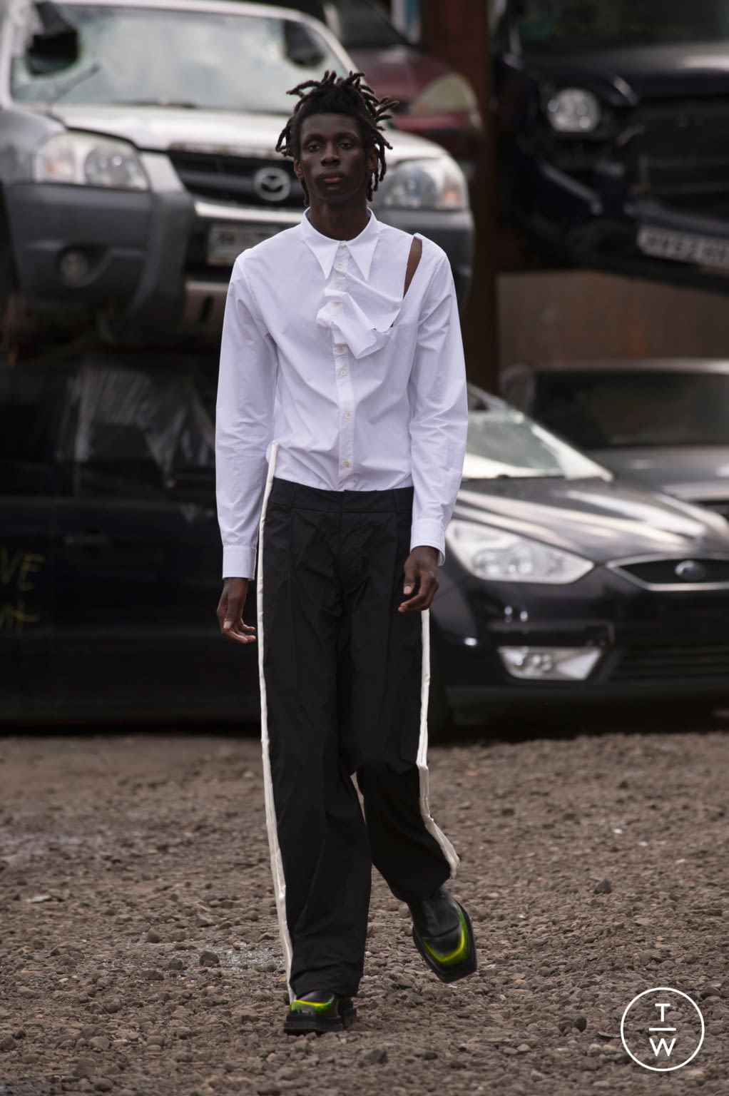 Fashion Week London Spring/Summer 2022 look 37 from the Jordanluca collection menswear