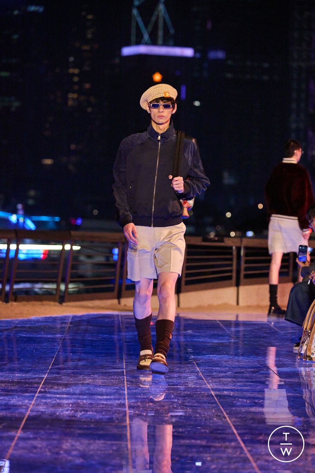 Fashion Week Paris Pre-Fall 2024 look 38 from the Louis Vuitton collection 男装