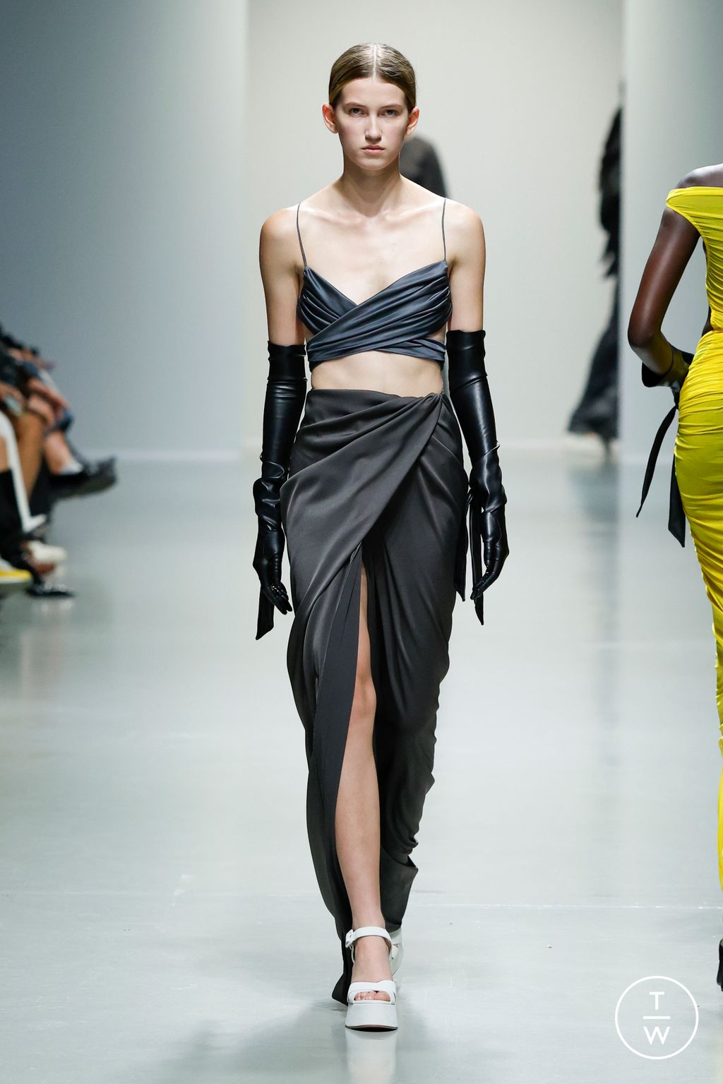 Fashion Week Paris Spring-Summer 2025 look 37 from the Atlein collection womenswear