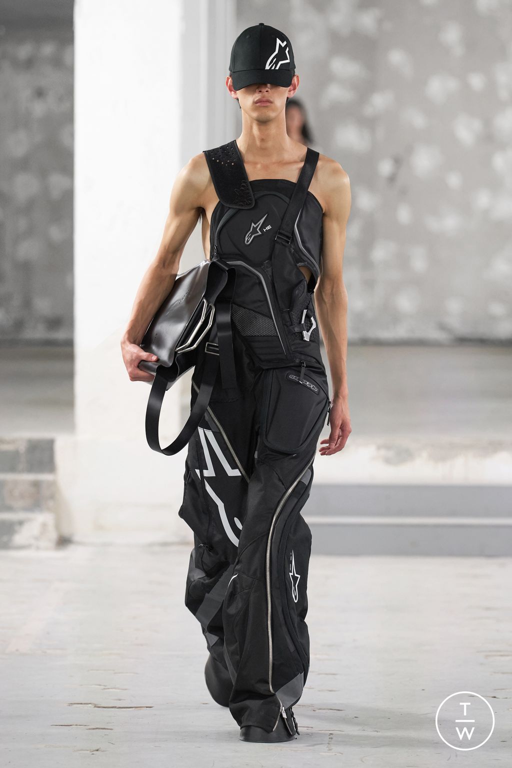 Fashion Week Paris Spring/Summer 2023 look 38 from the Heliot Emil collection womenswear