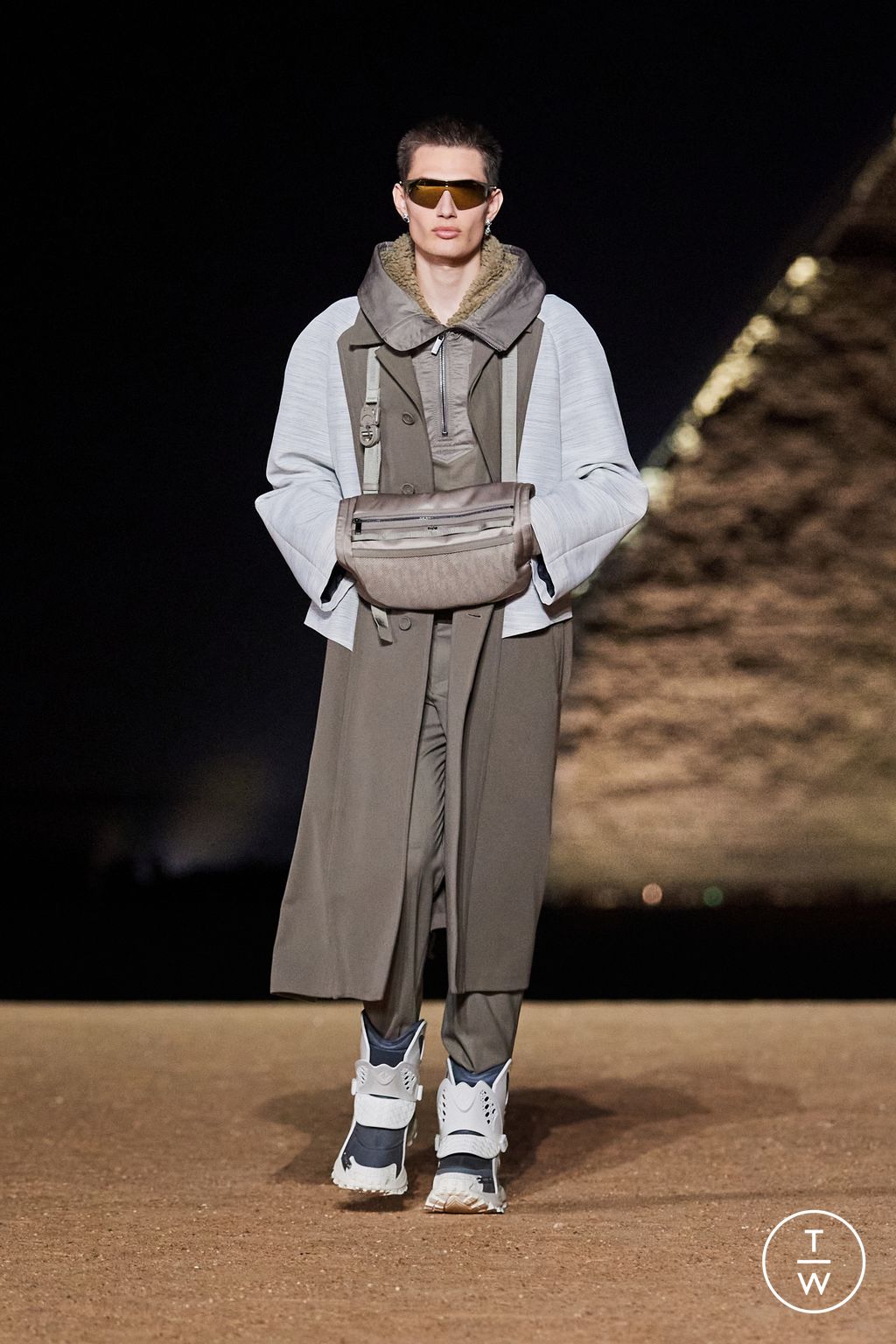 Fashion Week Paris Pre-Fall 2023 look 38 from the Dior Men collection 男装