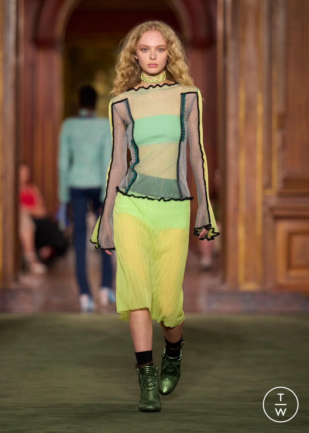 Fashion Week Paris Resort 2027 look 38 from the Louis Vuitton collection womenswear