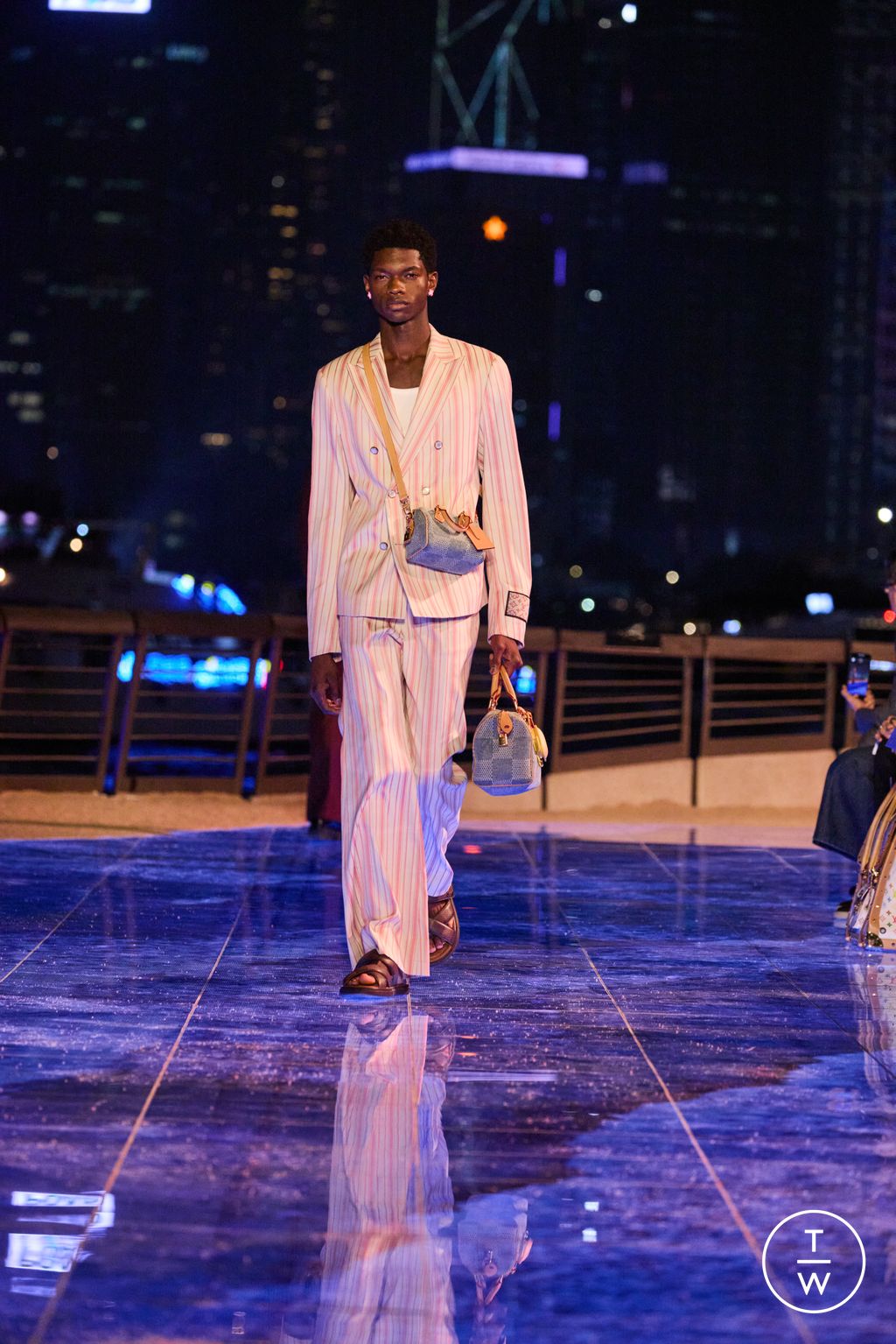 Fashion Week Paris Pre-Fall 2024 look 39 de la collection Louis Vuitton menswear