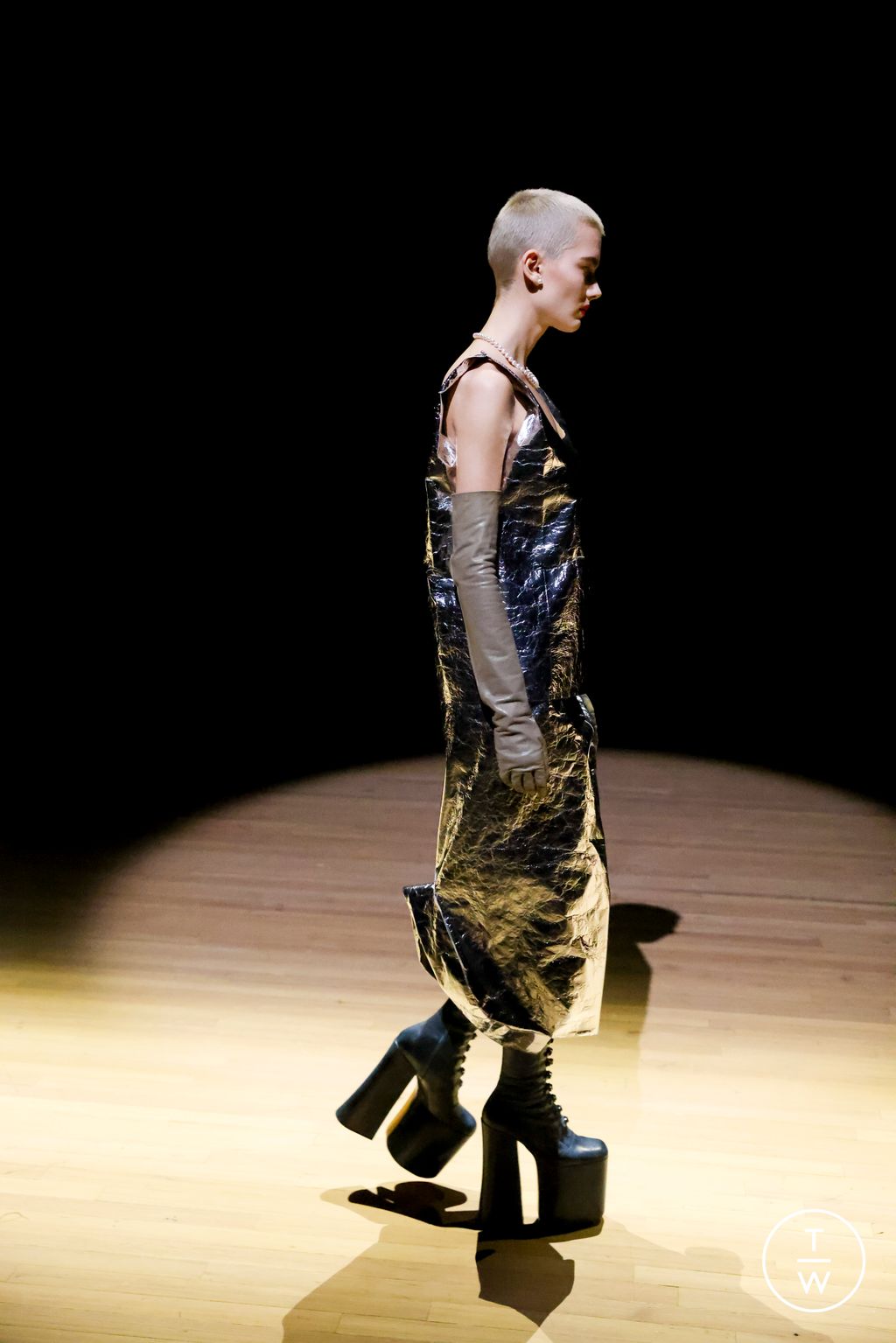 Fashion Week New York Spring/Summer 2023 look 39 de la collection Marc Jacobs womenswear