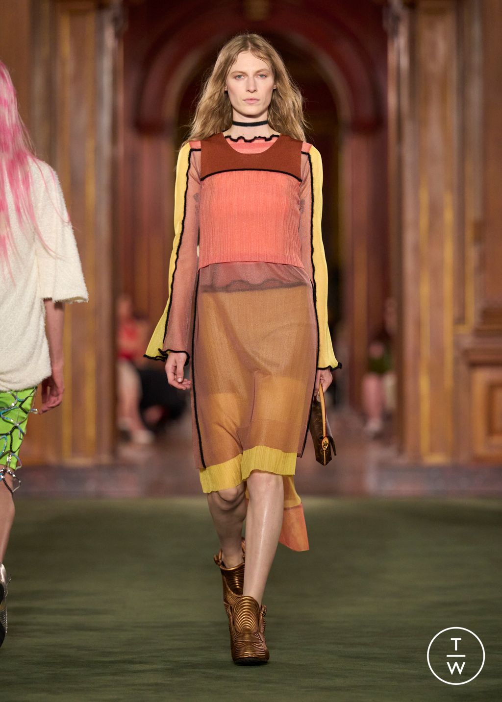 Fashion Week Paris Resort 2027 look 39 from the Louis Vuitton collection 女装