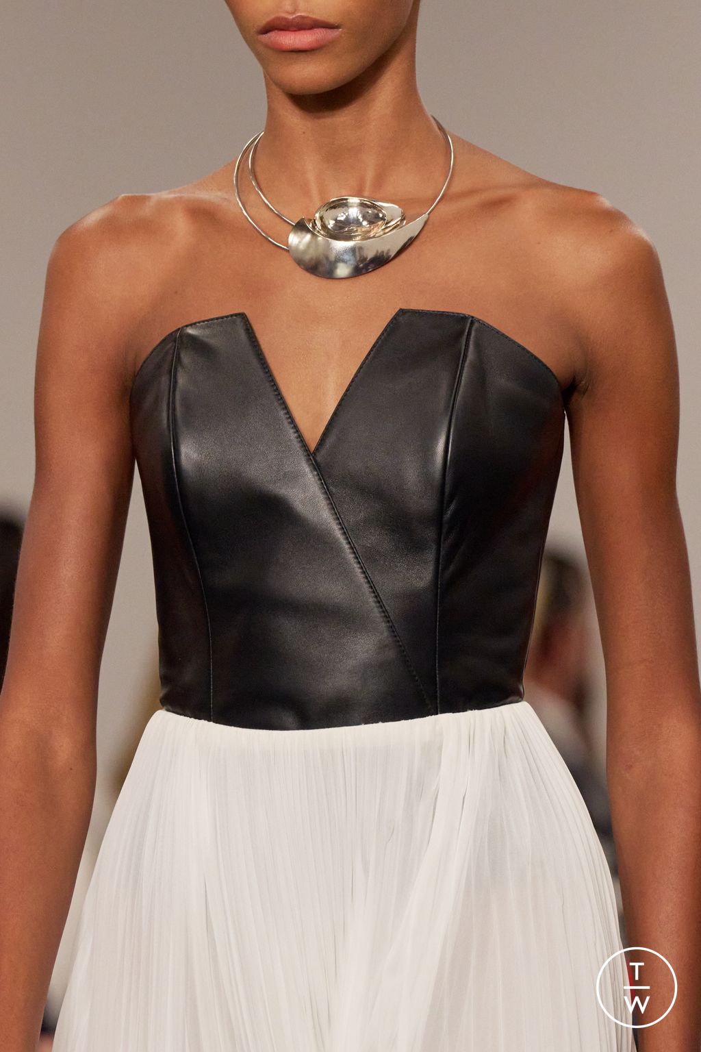 Fashion Week New York Spring/Summer 2026 look 39 de la collection Ralph Lauren womenswear accessories