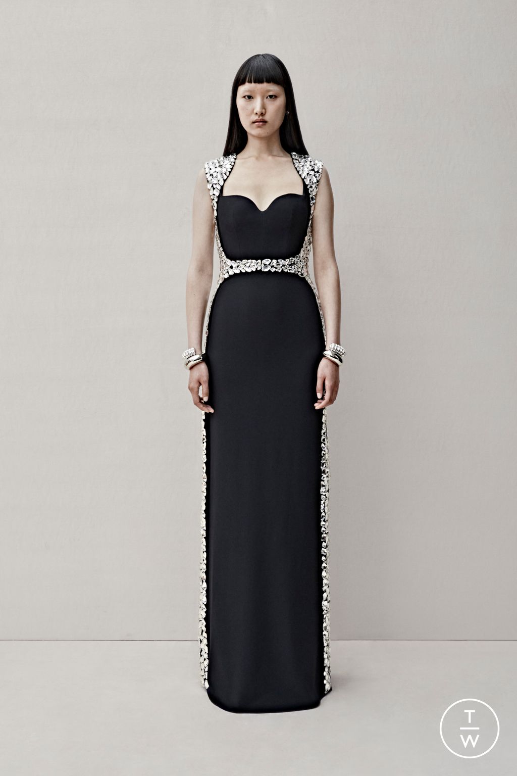 Fashion Week London Resort 2023 look 39 from the Alexander McQueen collection 女装