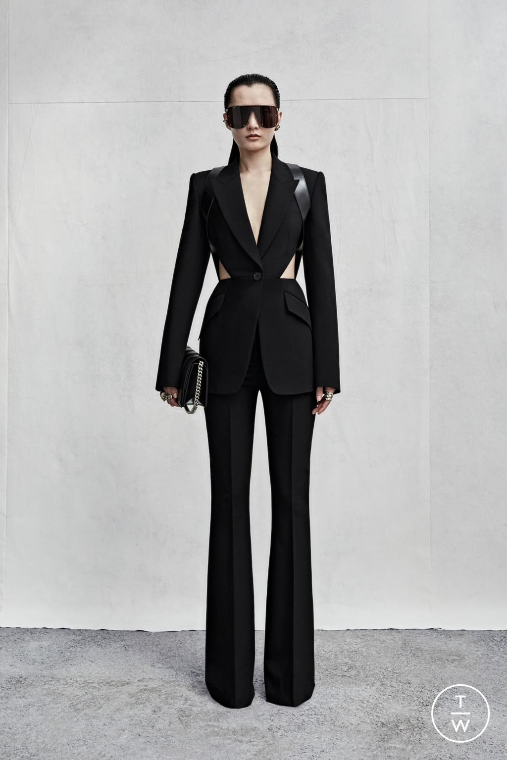 Fashion Week London Resort 2023 look 4 de la collection Alexander McQueen womenswear